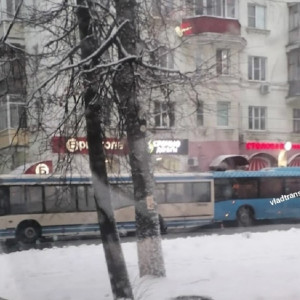 Очевидцы рассказали о столкновении автобусов во Владимире