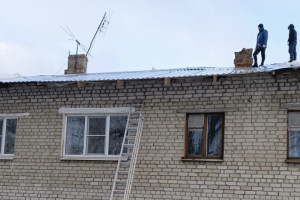 В Вязниках починили рухнувшую под тяжестью снега крышу