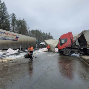 Появились фото аварии с фурами на трассе М-7 под Вязниками