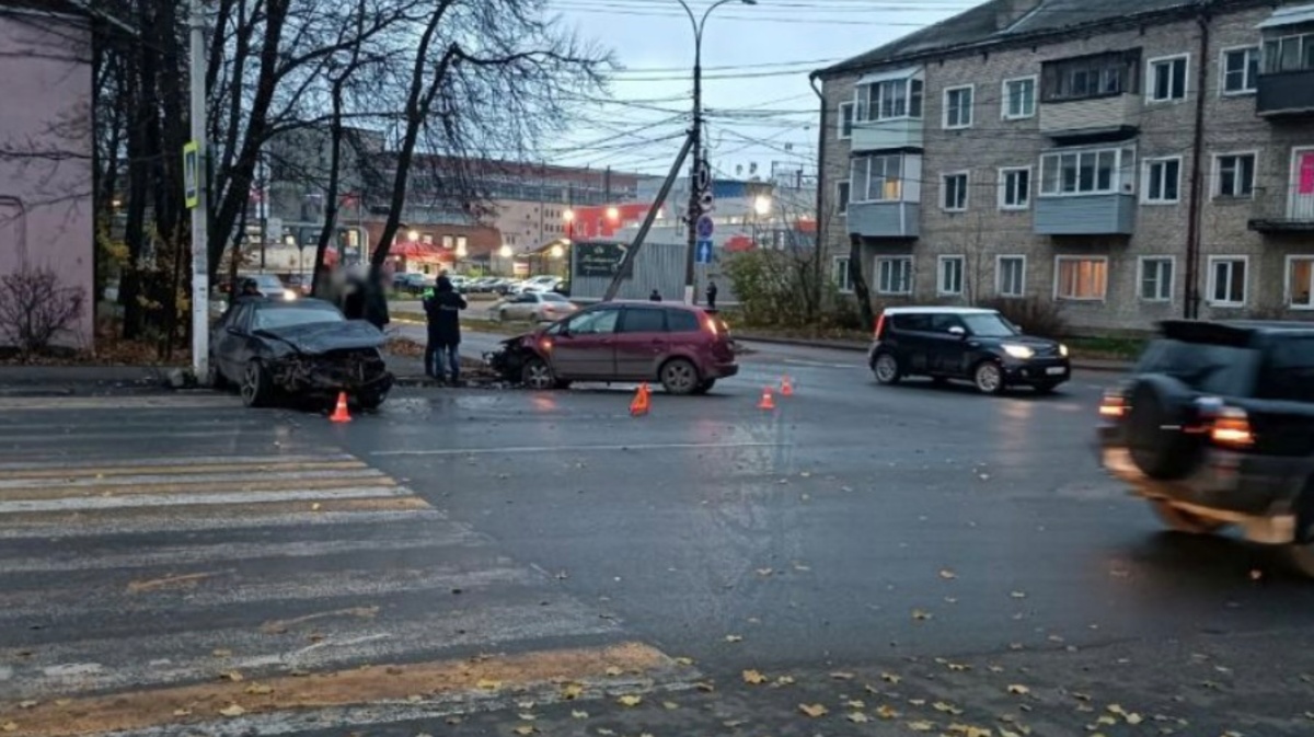 В Суздальском районе водитель автомобиля погиб в столкновении с автобусом - KP.R