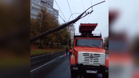 Во Владимире 4 троллейбуса изменят маршрут из-за повреждения опоры с проводами