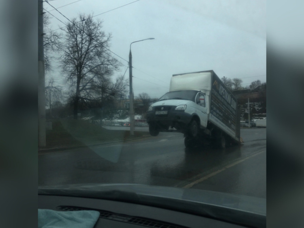 Во Владимире газель встала на дыбы - День во Владимире