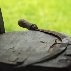 Жителя Коврова будут судить за истязание приятеля серпом