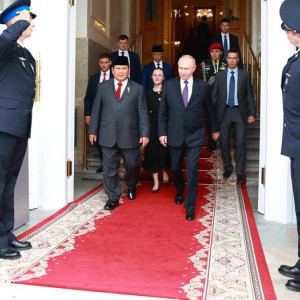 Жительница Коврова стала переводчицей Путина на переговорах с президентом Индонезии