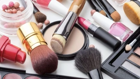 Во Владимирской области 18-летняя девушка украла косметику соперницы