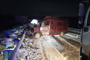 На южном обходе Владимира столкнулись легковушка и микроавтобус