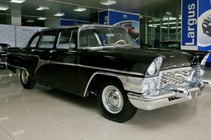 Во Владимире выставили на продажу раритетную «Чайку» за 19,9 млн рублей