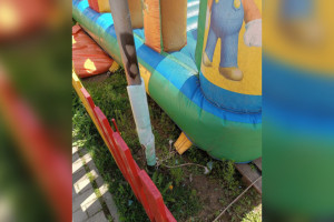 В Александрове прокуроры обеспокоились плохо закрепленным батутом