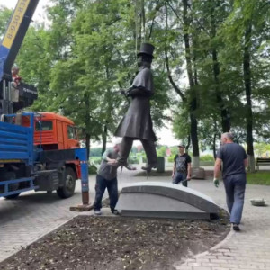 Во Владимире установили памятник Пушкину
