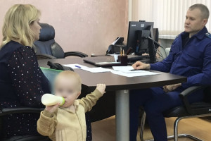 Во Владимирской области многодетной матери пришлось жить у друзей после пожара