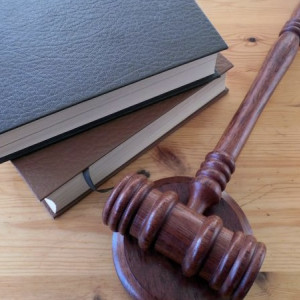 Во Владимирской области две женщины пытались защитить мошенника и сами попали под суд