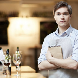 Во Владимирской области официантов и продавцов внесли в список остродефицитных профессий