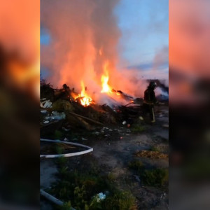 В Александровском районе загорелась свалка