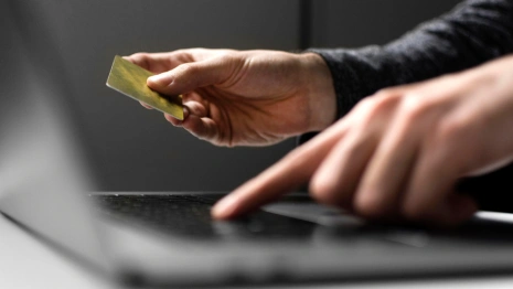 В Муроме испугавшаяся обвинений в спонсировании ВСУ пенсионерка лишилась 400 тысяч