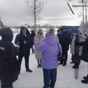 Мэр Коврова провел совещание на кладбище