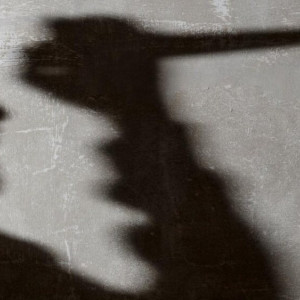 Житель Покрова попытался зарезать соседа по общежитию