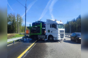 На М-12 во Владимирской области загорелся автовоз