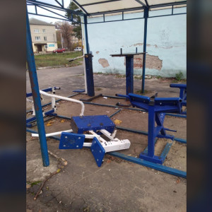 Во Владимире вандалы разгромили уличные тренажеры