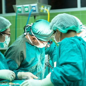 Во Владимире выпавшей из салона пенсионерке ампутировали ногу