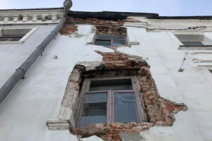 В центре Владимира разваливается дом-памятник архитектуры