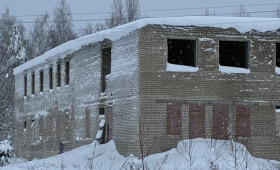 В Гусь-Хрустальном районе 13-летняя девочка пострадала при падении в люк на заброшке