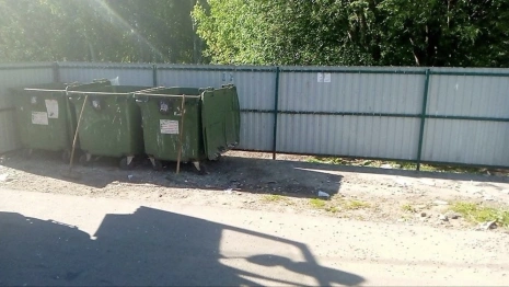 В Вязниках контейнерные площадки оказались завалены мусором