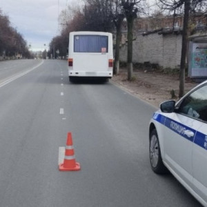 В Коврове камень отскочил из-под автобуса и попал в 34-летнего пешехода