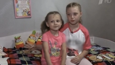 Девочка из Мурома подала международный жест о помощи в эфире 1 канала