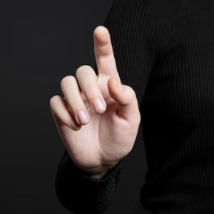 Житель Мурома лишился пальцев после конфликта в подъезде