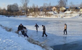 В Кольчугино 2 подростка провалились в полынью