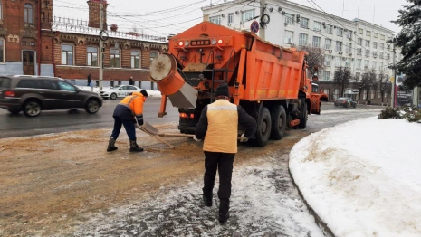 Владимирских водителей попросили убрать машины с шести улиц