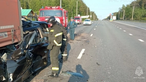 Появились фото последствий смертельного ДТП на М-7 в Вязниковском районе