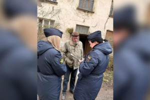 Во Влвдимире пожилого мужчину принудительно выселили из аварийного дома