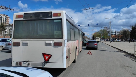 Во Владимире легковушка влетела в автобус 12-го маршрута