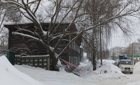 В Гусь-Хрустальном рухнула крыша деревянного барака