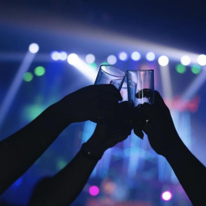 Мужчина напал на блогершу-миллионницу за отказ в знакомстве