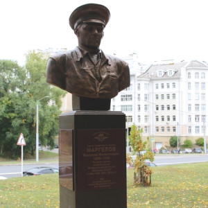 Во Владимире появился бюст создателя Воздушно-десантных войск