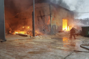 В Александрове загорелось производство топливных гранул
