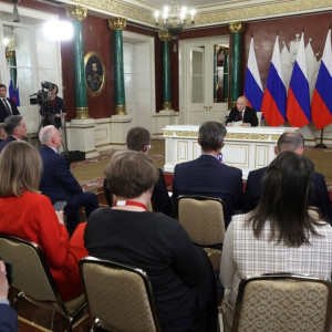 Владимир Путин ночью выступил с экстренным заявлениям