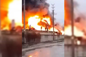 Мощнейший пожар на рынке «Флора» во Владимире сняли на видео