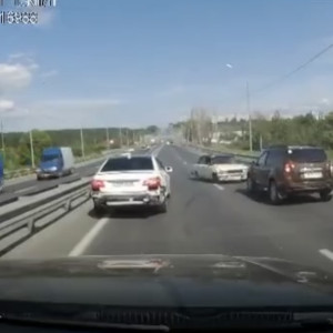 Во Владимире лихач на «Жигуле» влетел в отбойник