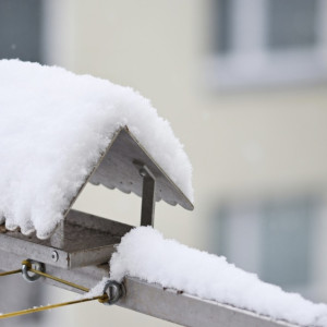 Владимирец отсудил 110 тыс. рублей за сход снега с крыши на машину