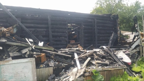 Чиновники оставили погорельцев с пятью детьми из Собинки без крыши над головой