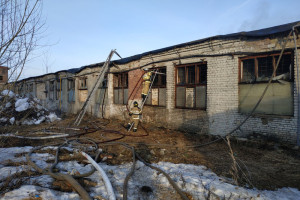 Владимирские власти пообещали сохранить места работникам сгоревшего стекольного цеха