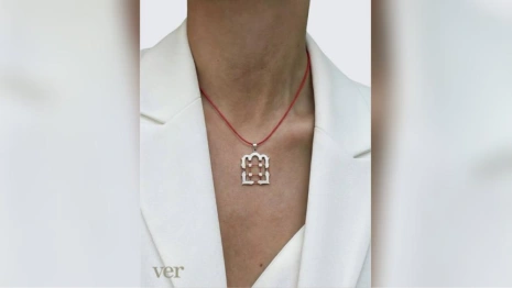 Дизайнеры представили украшение в стиле владимирского храма Покрова на Нерли