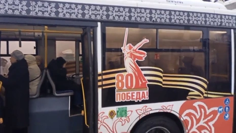 Во Владимире троллейбус украсили ко Дню Победы