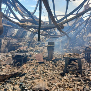 В Муроме сгорел мебельный склад