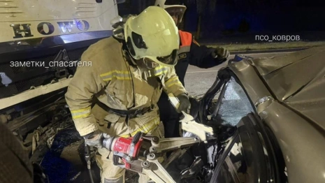 В Коврове 2 человека погибли после столкновения легковушки с грузовиком