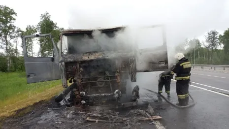 На трассе М-7 Волга под Петушками сгорел самосвал
