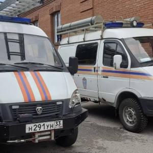 В поселке под Ковровом спасатели съехались к одному из домов из-за упавшей в ванной женщины